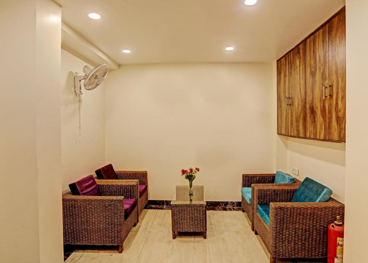 Staybook Hotel Atlanta New Delhi Train Station Buitenkant foto