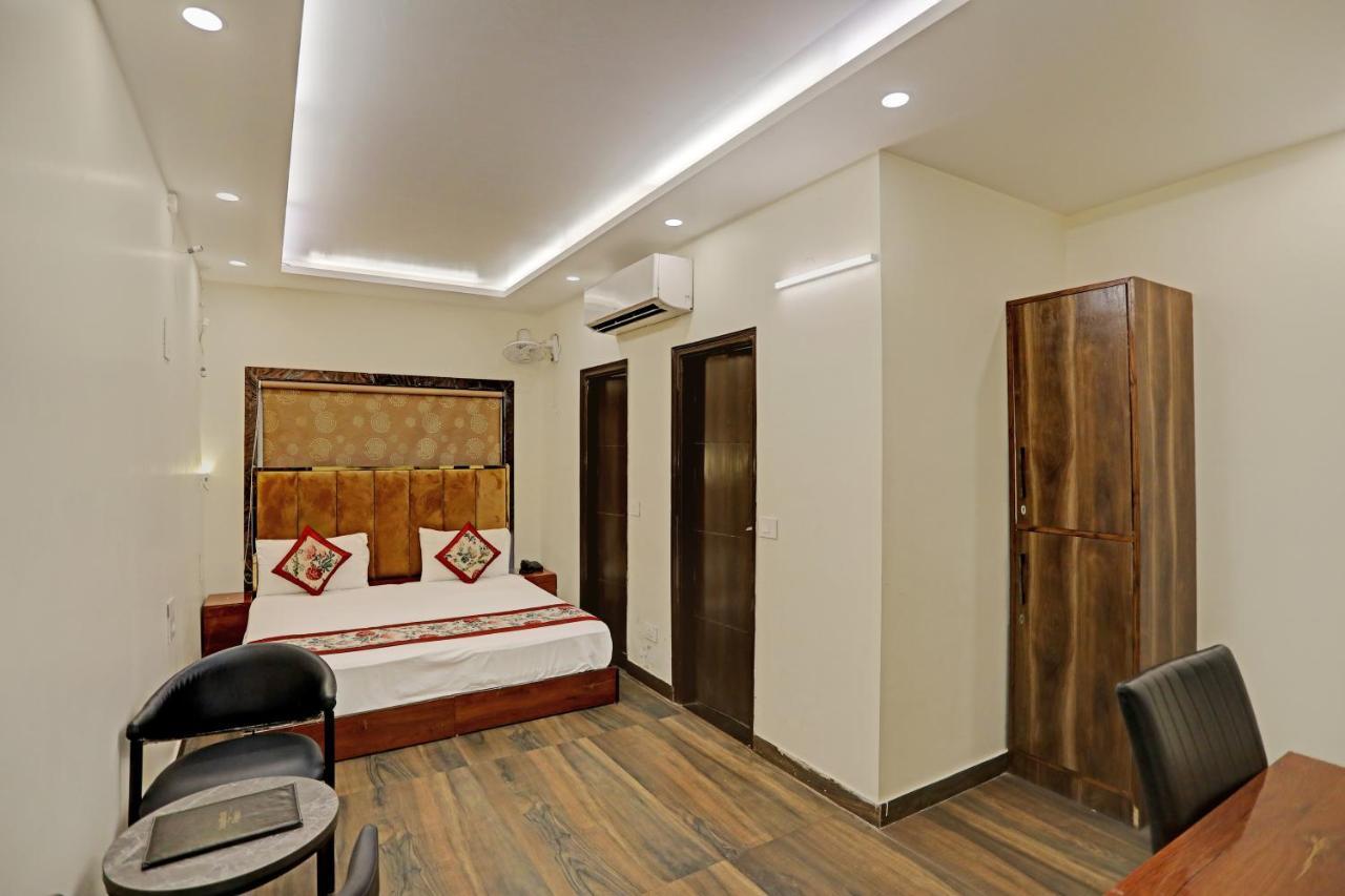 Staybook Hotel Atlanta New Delhi Train Station Buitenkant foto