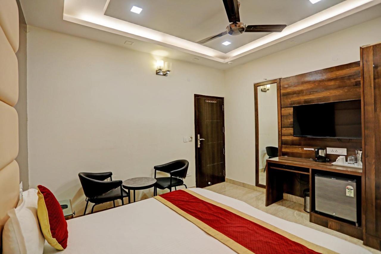 Staybook Hotel Atlanta New Delhi Train Station Buitenkant foto